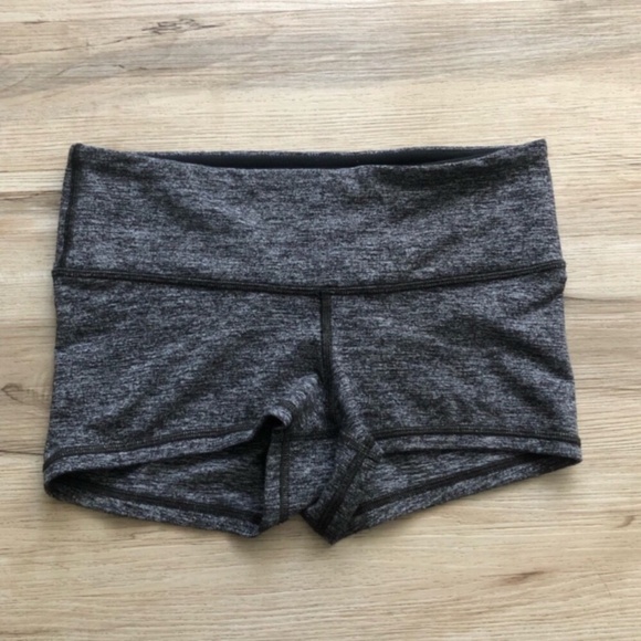 lululemon athletica Women's Charcoal Athletic Shorts - Picture 2 of 6